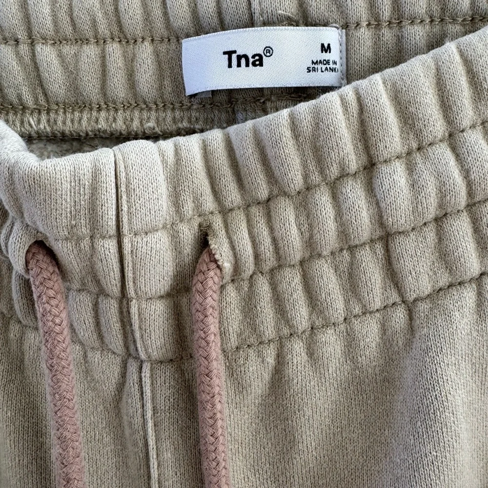 TNA Aritzia Womens Beige Sweatpant Joggers